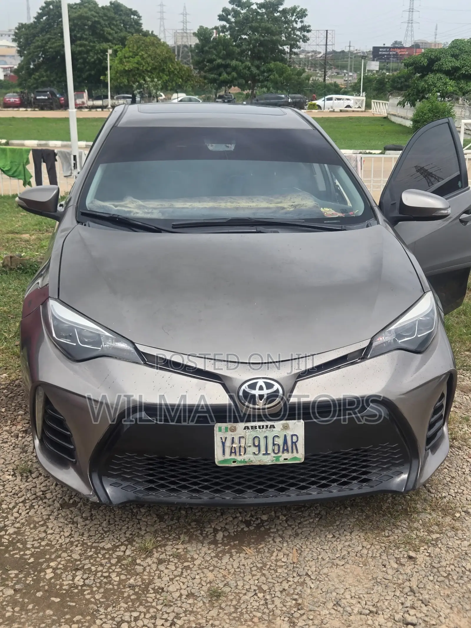 Toyota Corolla LE Eco (1.8L 4cyl 2A) 2018 Gray