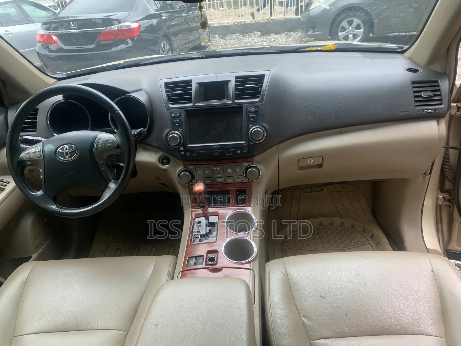 Toyota Highlander Limited 2010 Gold