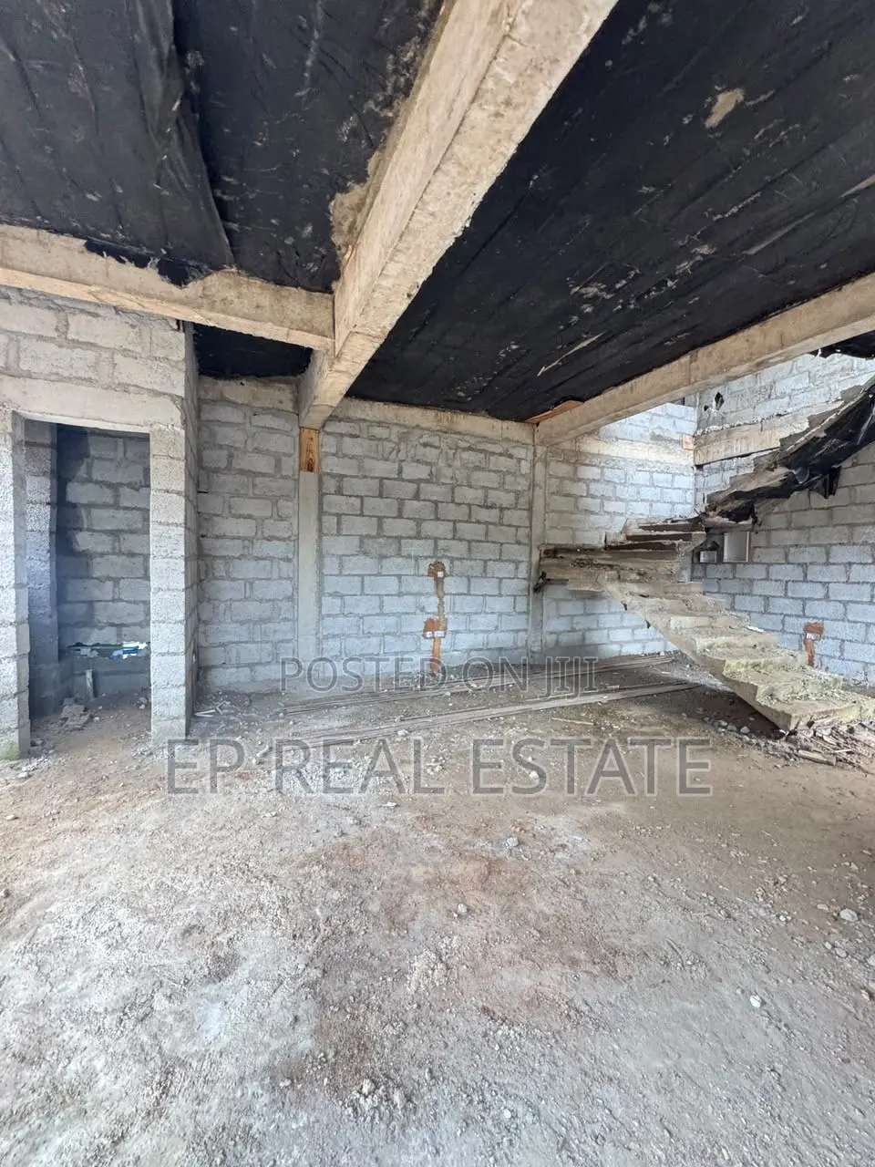 4bdrm Duplex in Gwarinpa for sale