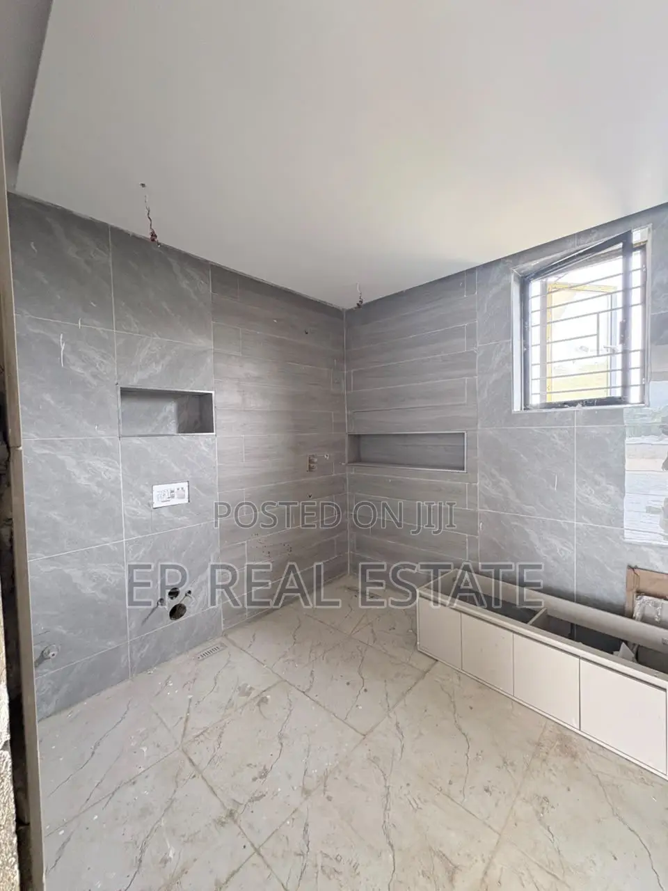 5bdrm Duplex in Wuse 2 for sale