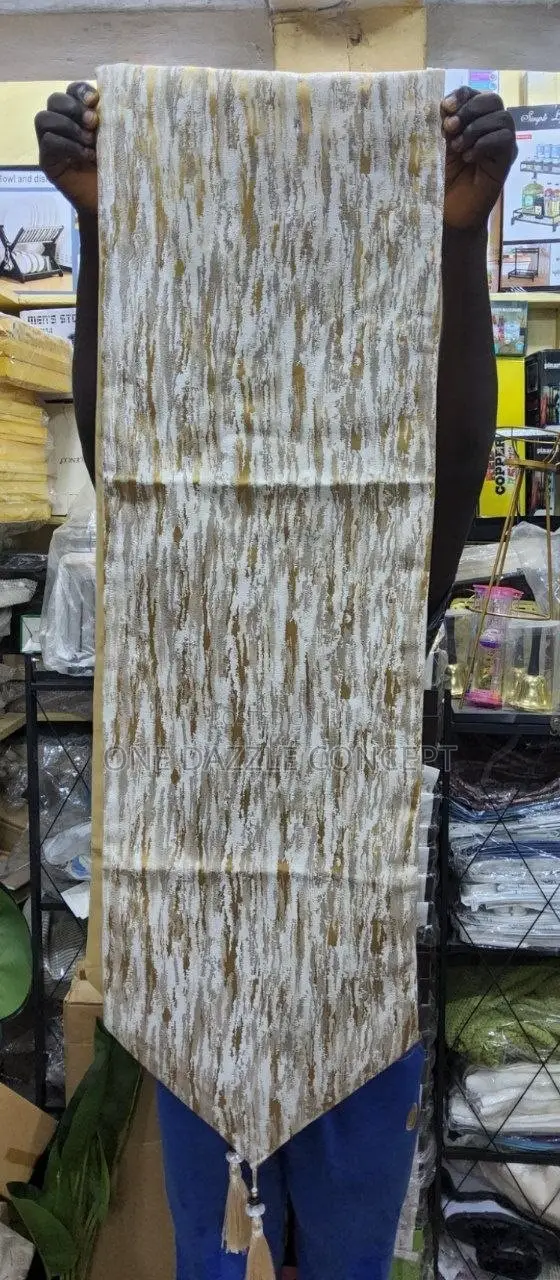 Table Runner 210cm