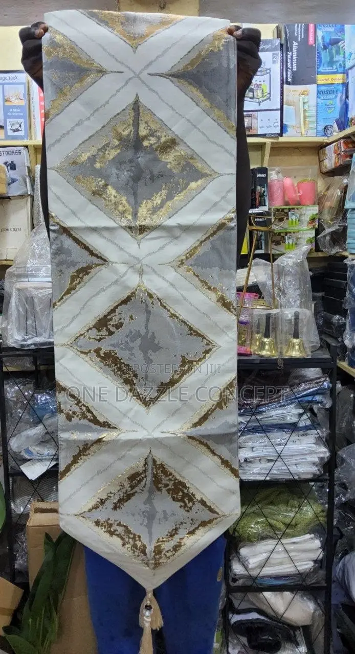 Table Runner 210cm