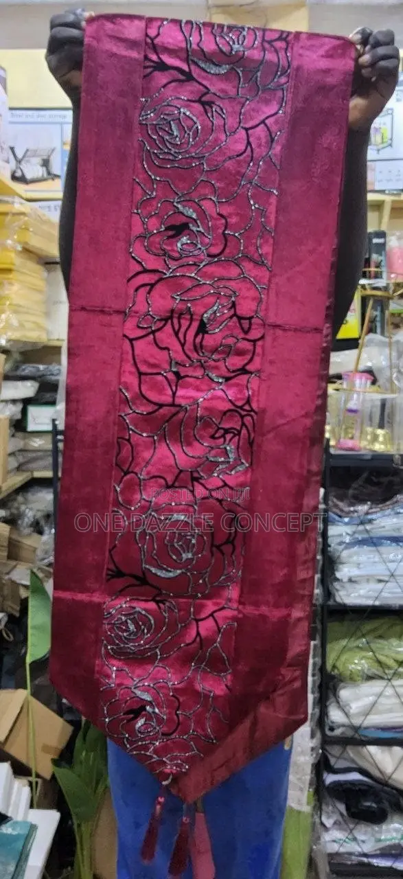 Table Runner 210cm