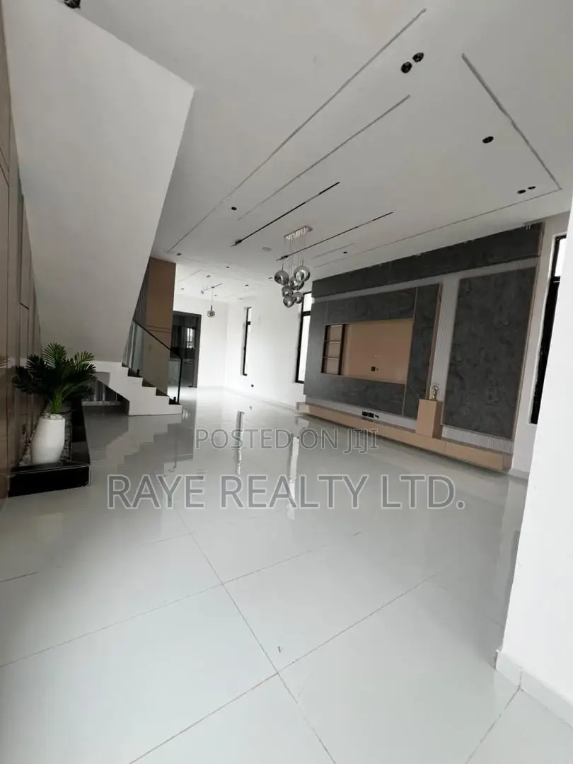 5bdrm Duplex in Ajah for sale