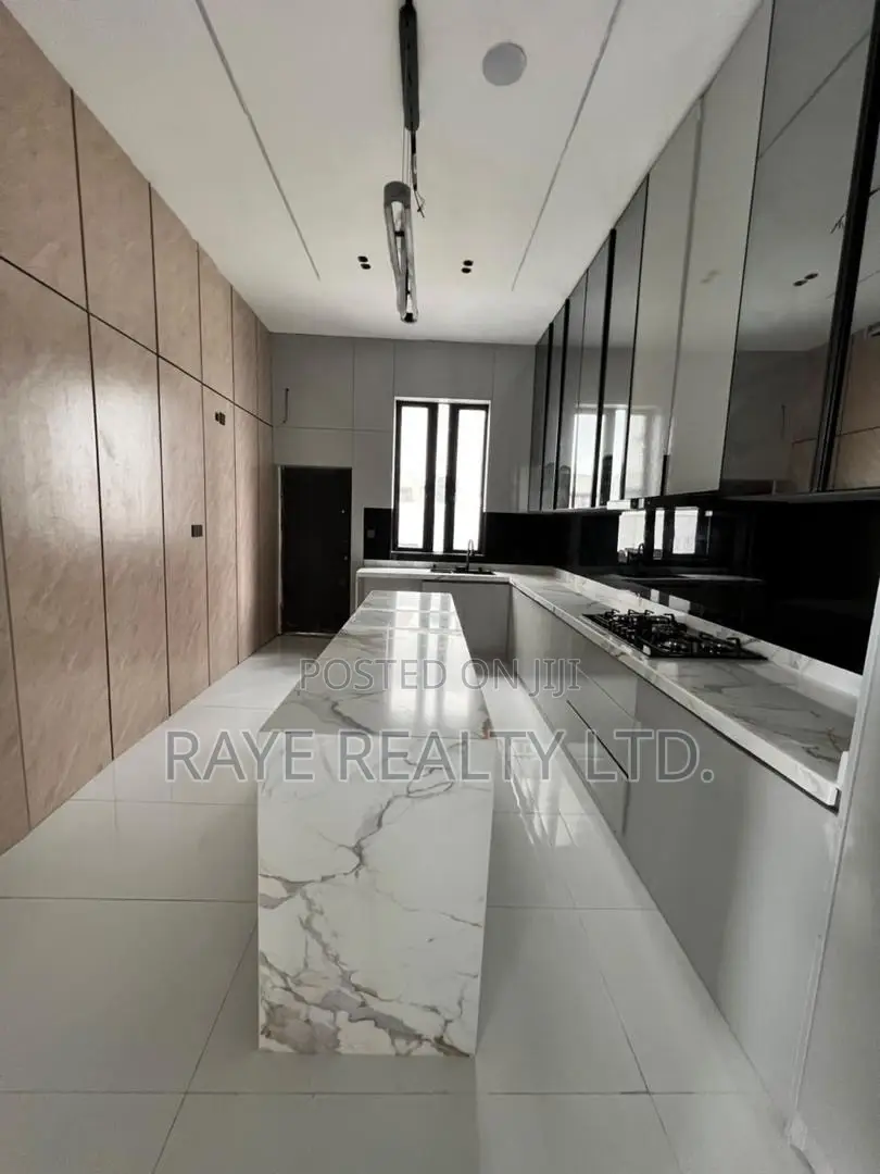 5bdrm Duplex in Ajah for sale