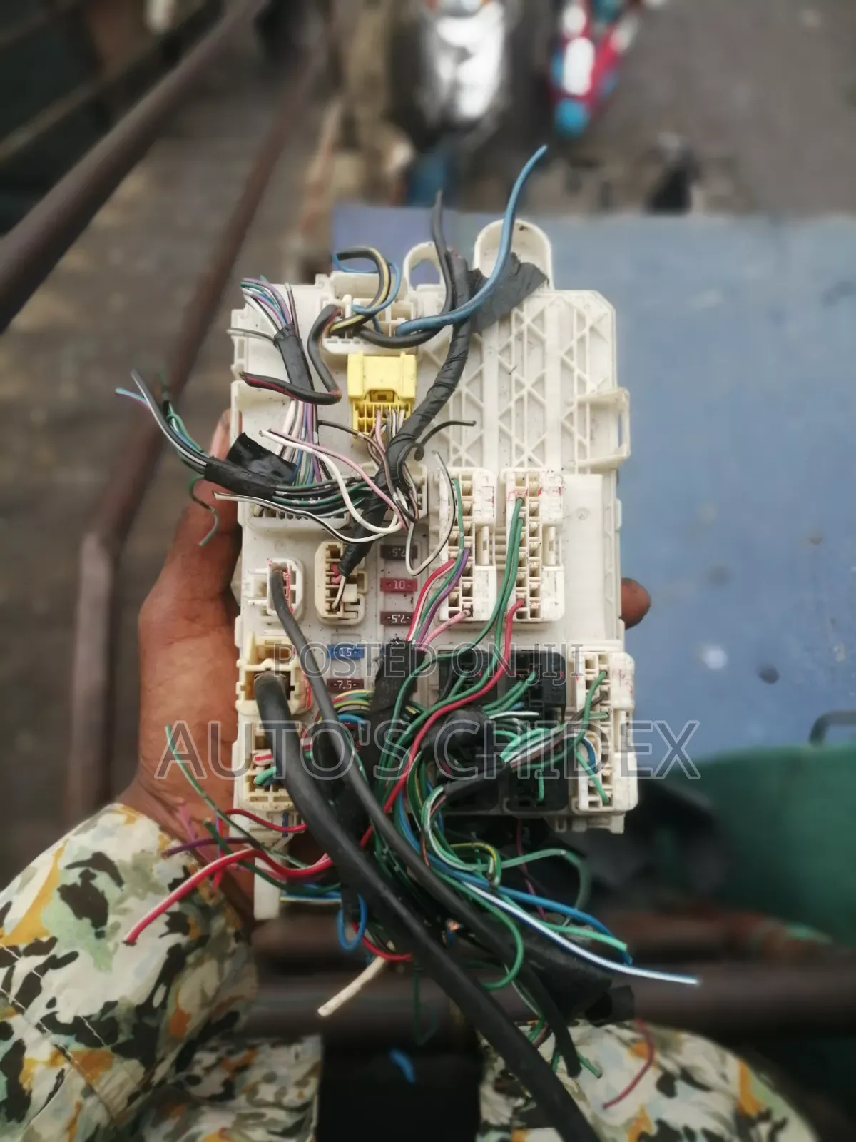 Complete Dashboard Fuse Box Hilux 2.7