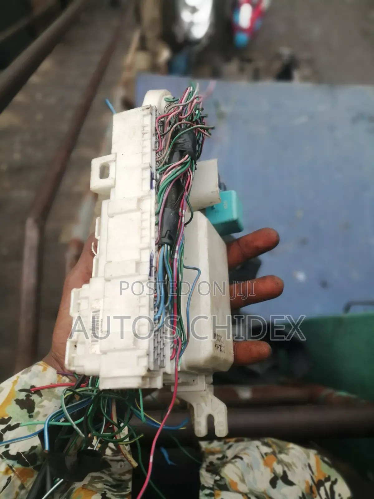 Complete Dashboard Fuse Box Hilux 2.7