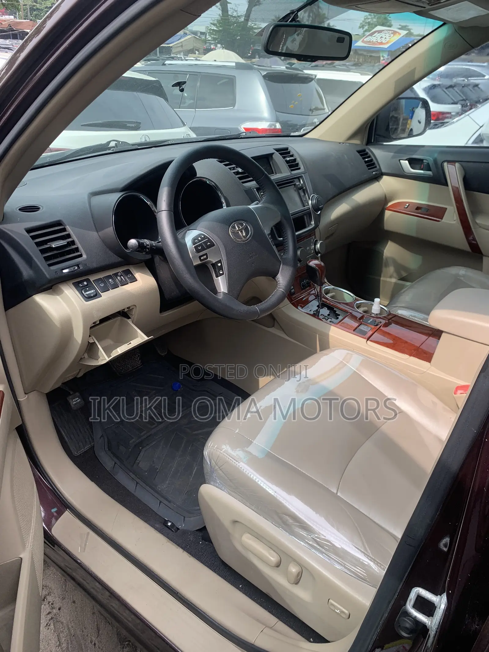 Toyota Highlander SE 2012 Burgundy