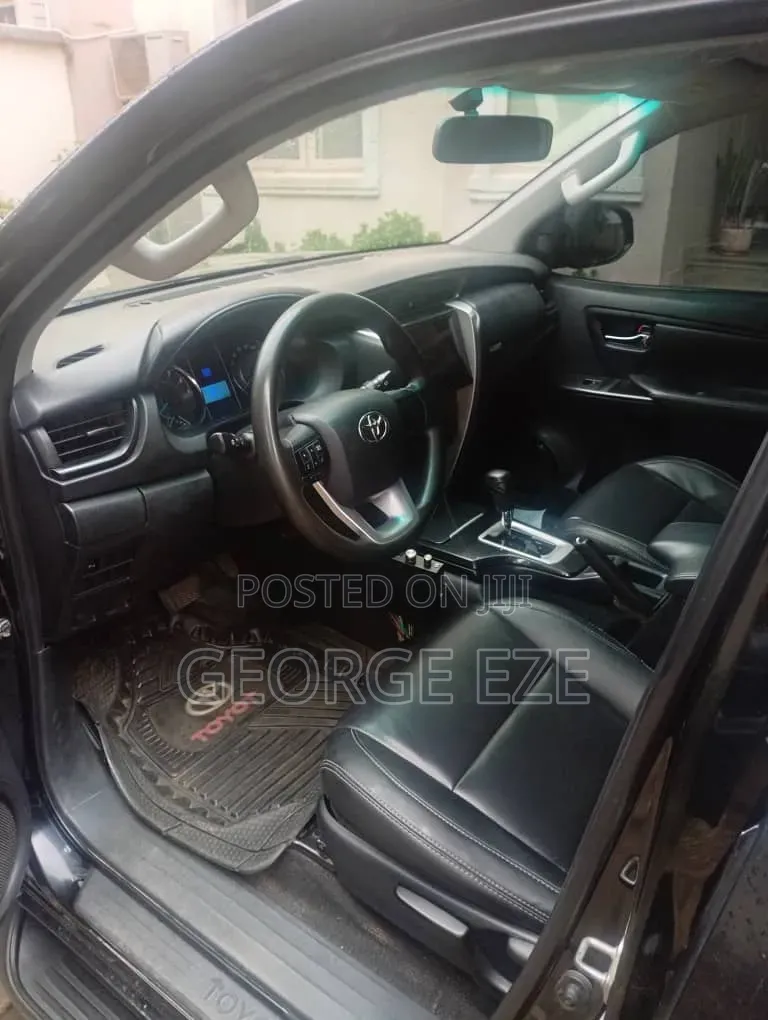 Toyota Fortuner 2016 Black