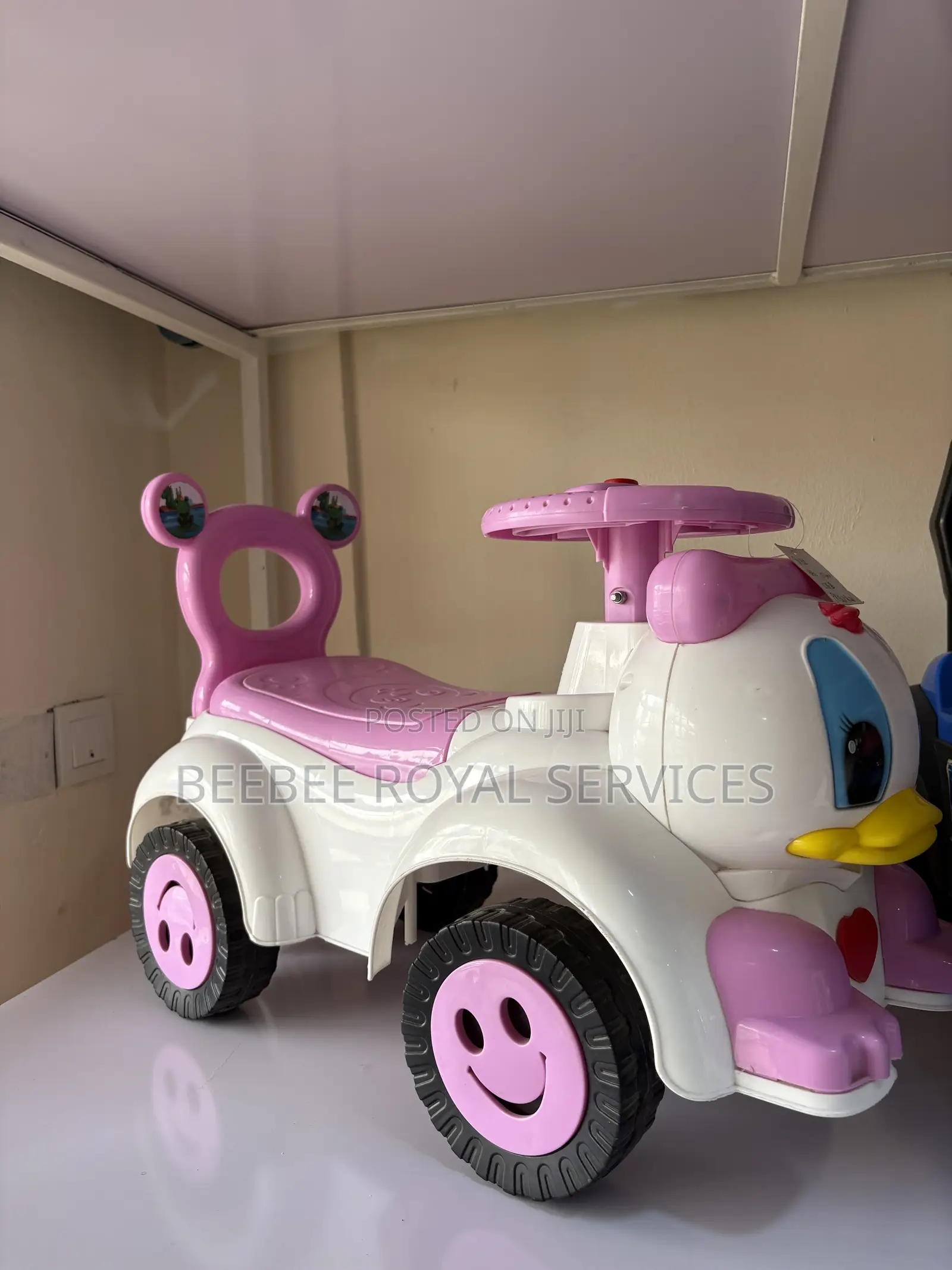 Daisy Duck Car