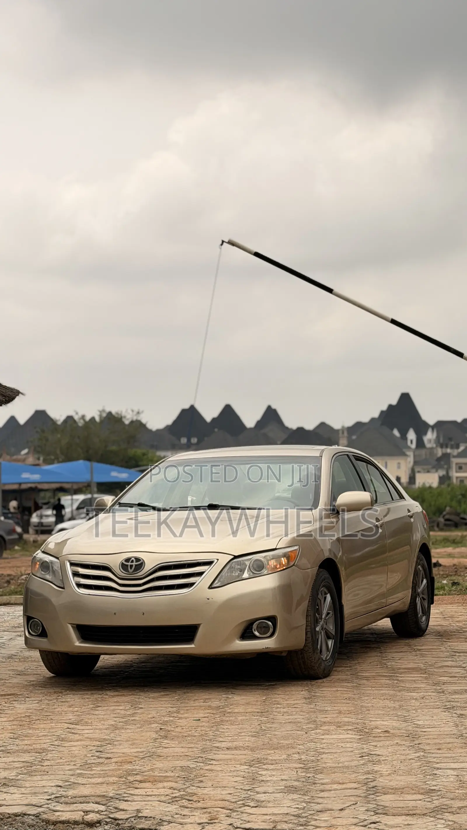 Toyota Camry LE 4dr Sedan (2.4L 4cyl 5A) 2007 Gold