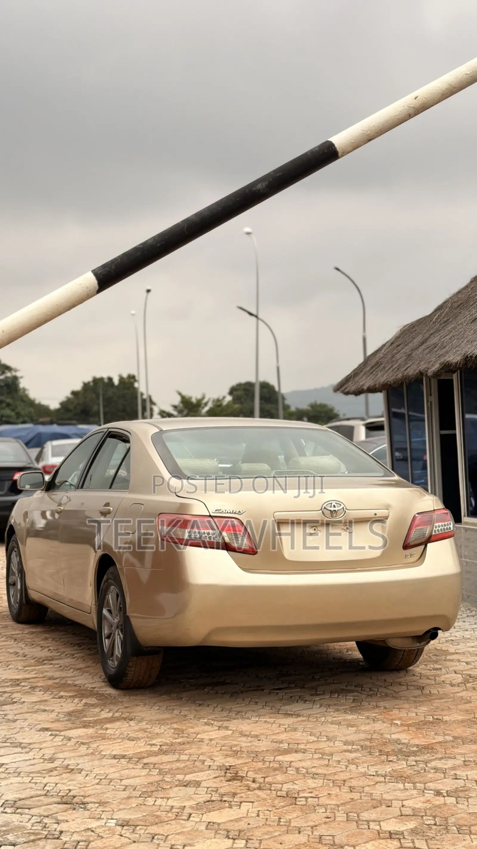 Toyota Camry LE 4dr Sedan (2.4L 4cyl 5A) 2007 Gold