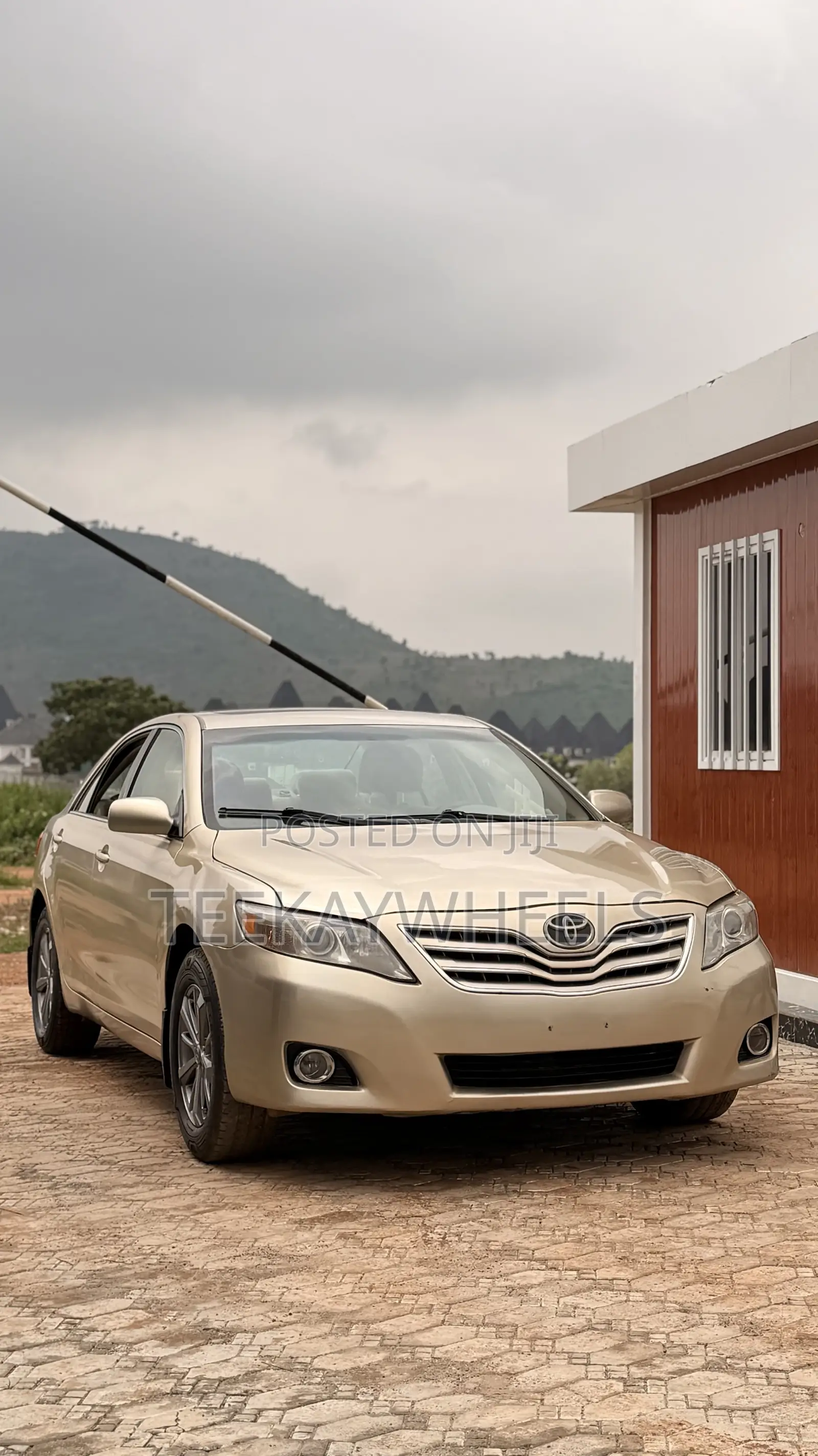 Toyota Camry LE 4dr Sedan (2.4L 4cyl 5A) 2007 Gold