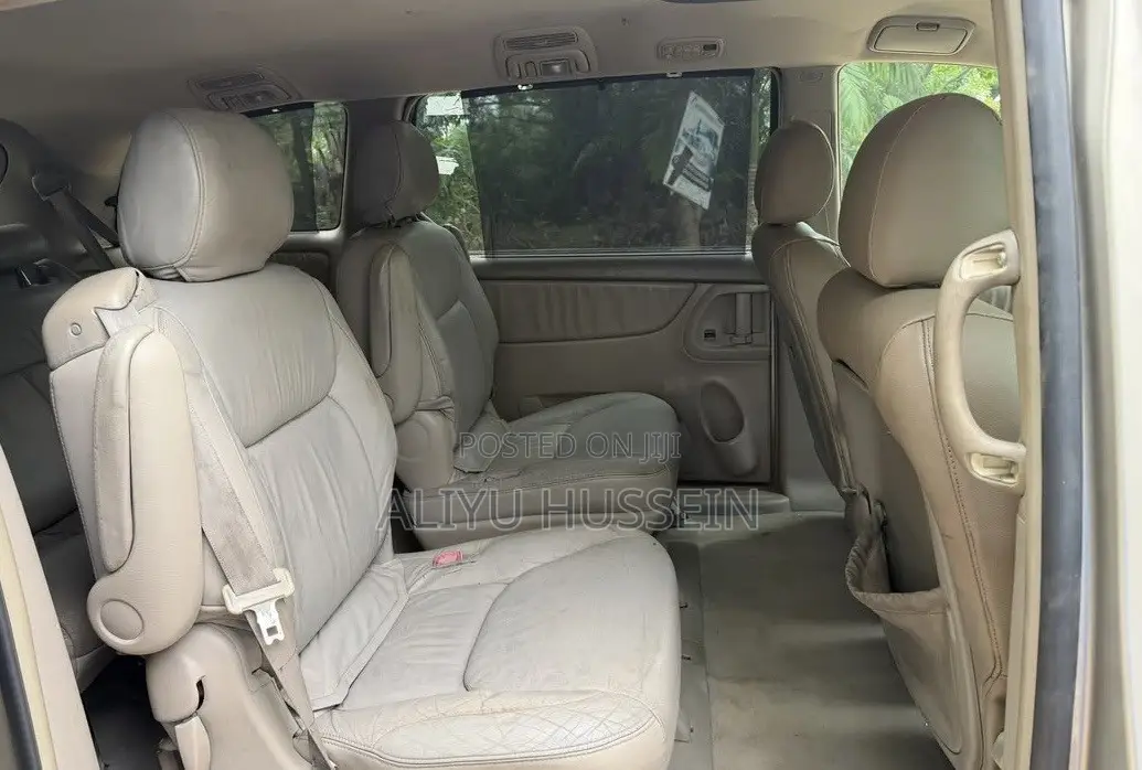 Toyota Sienna 2005 Gold