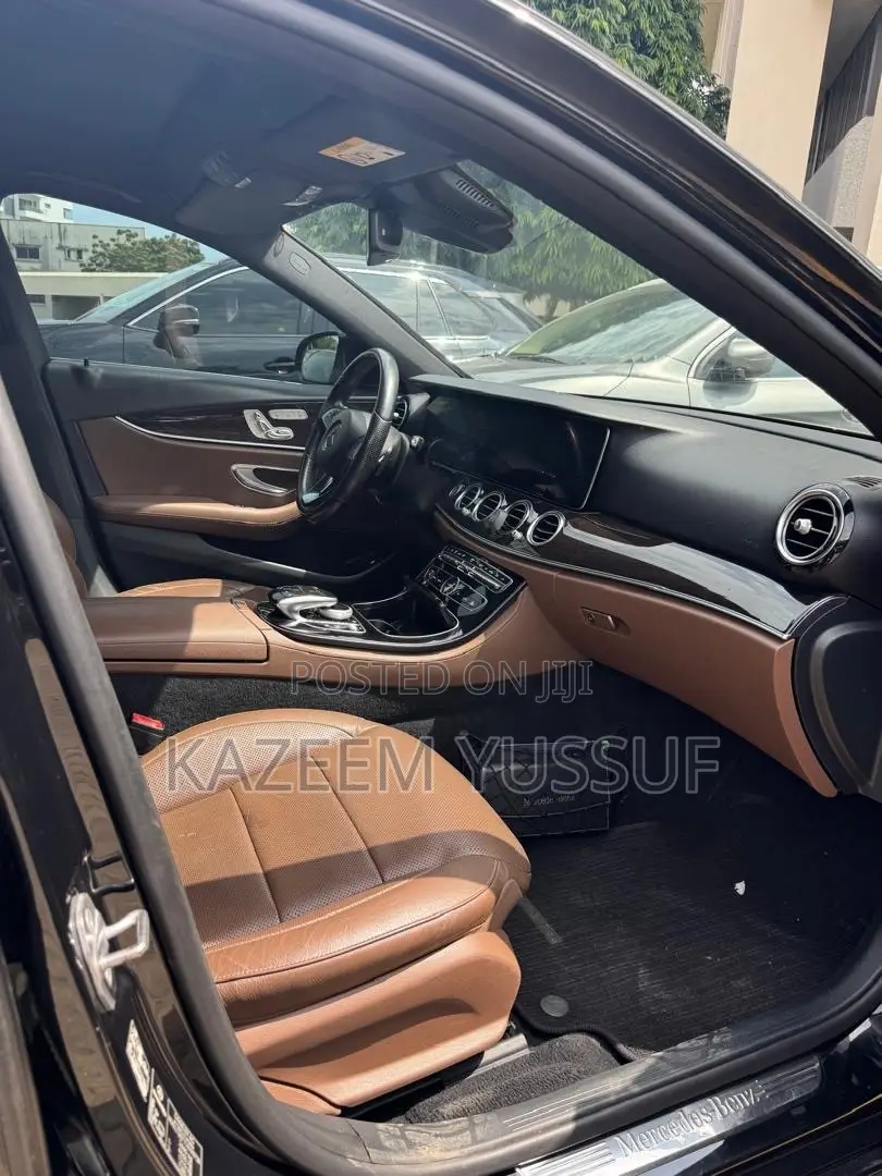 Mercedes-Benz E400 2021 Black