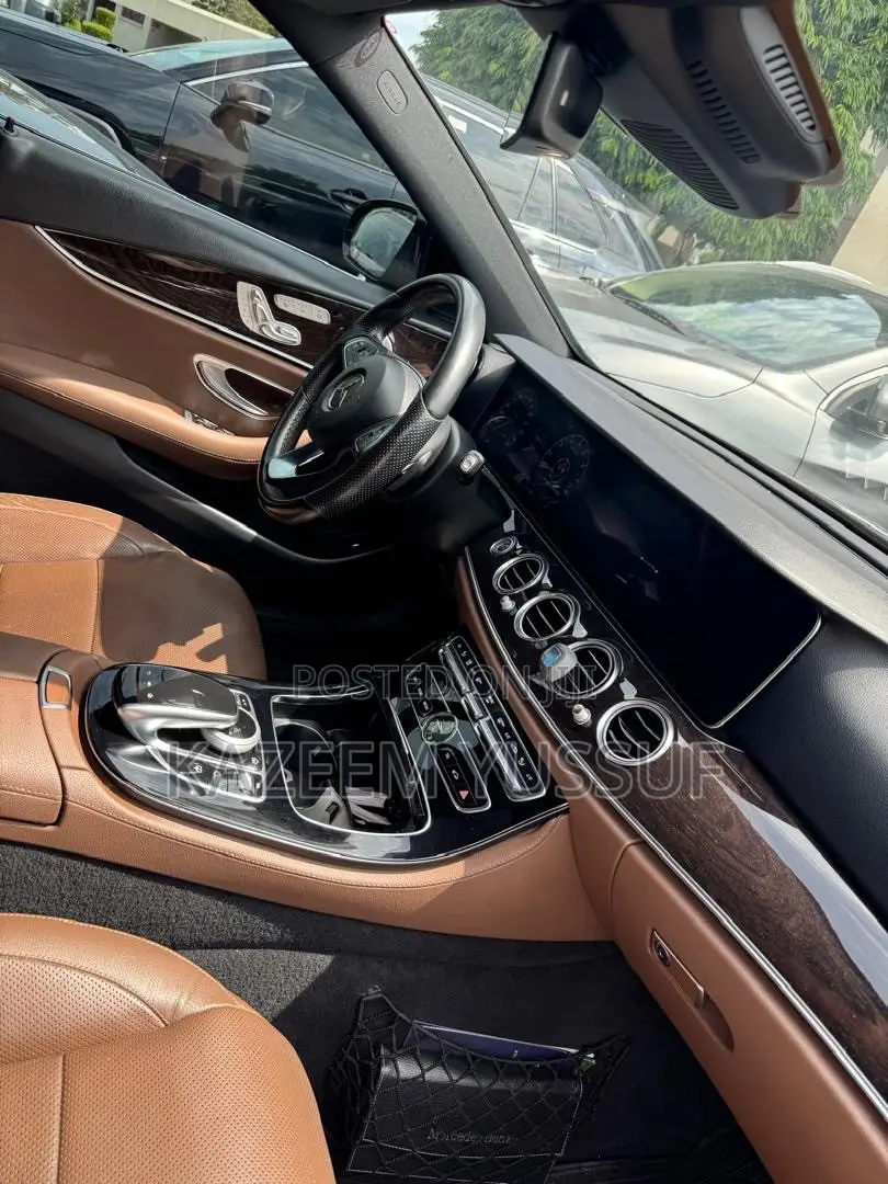 Mercedes-Benz E400 2021 Black