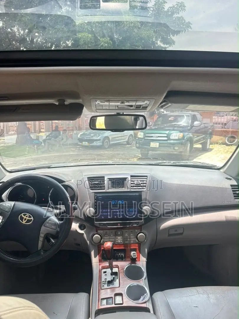 Toyota Highlander 2011 Gray