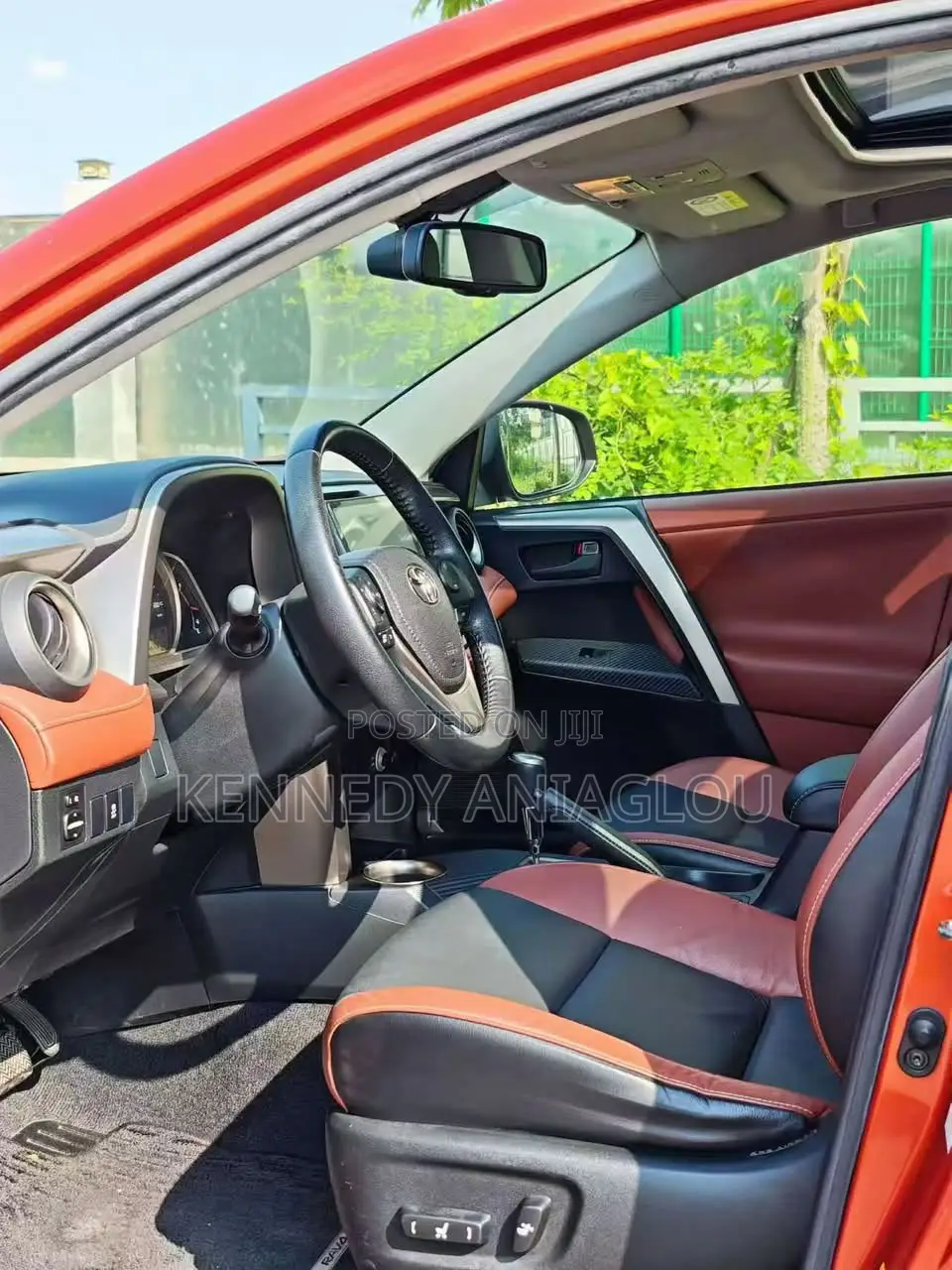 Toyota RAV4 XLE AWD (2.5L 4cyl 6A) 2013 Orange