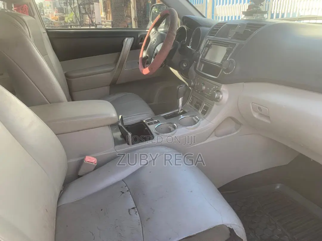 Toyota Highlander 2013 Gray