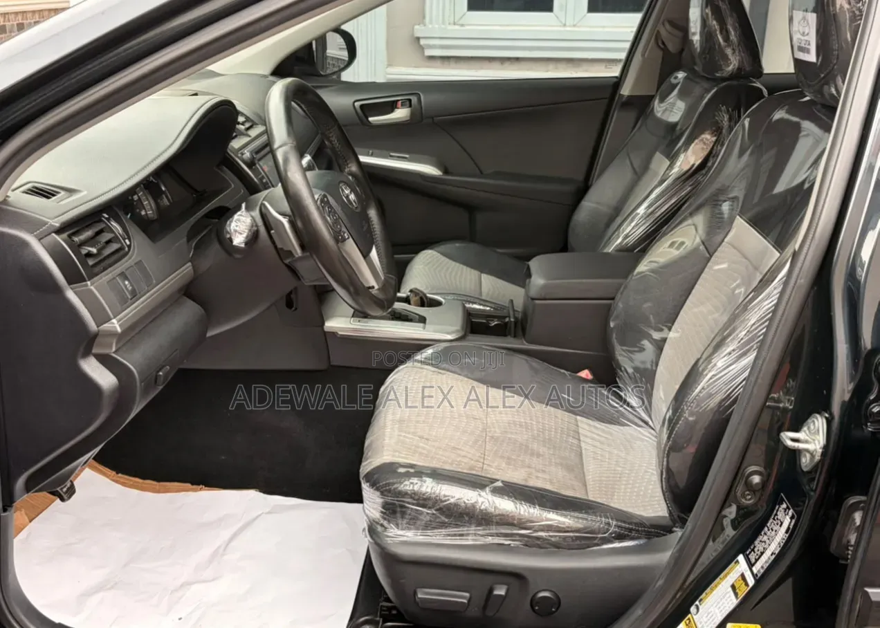 Toyota Camry SE 4dr Sedan (2.5L 4cyl 6A) 2013 Gray