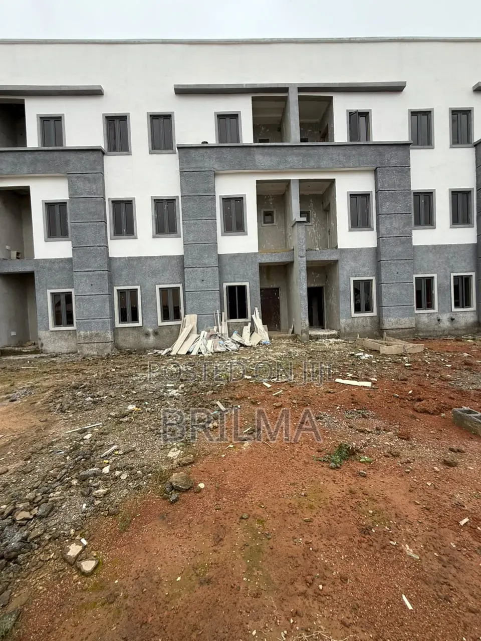 4bdrm Duplex in Dape for sale