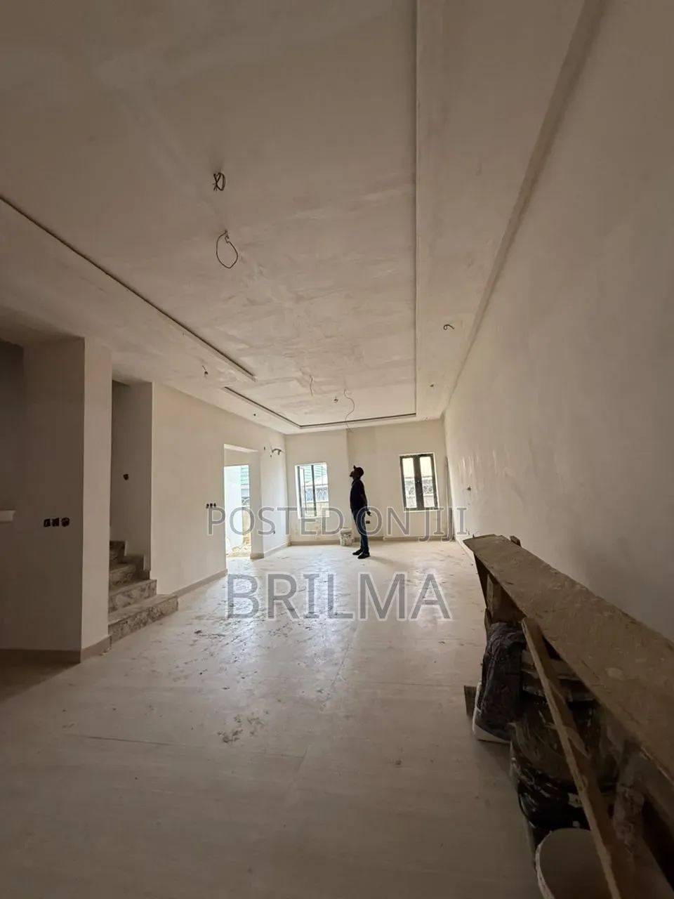 4bdrm Duplex in Dape for sale
