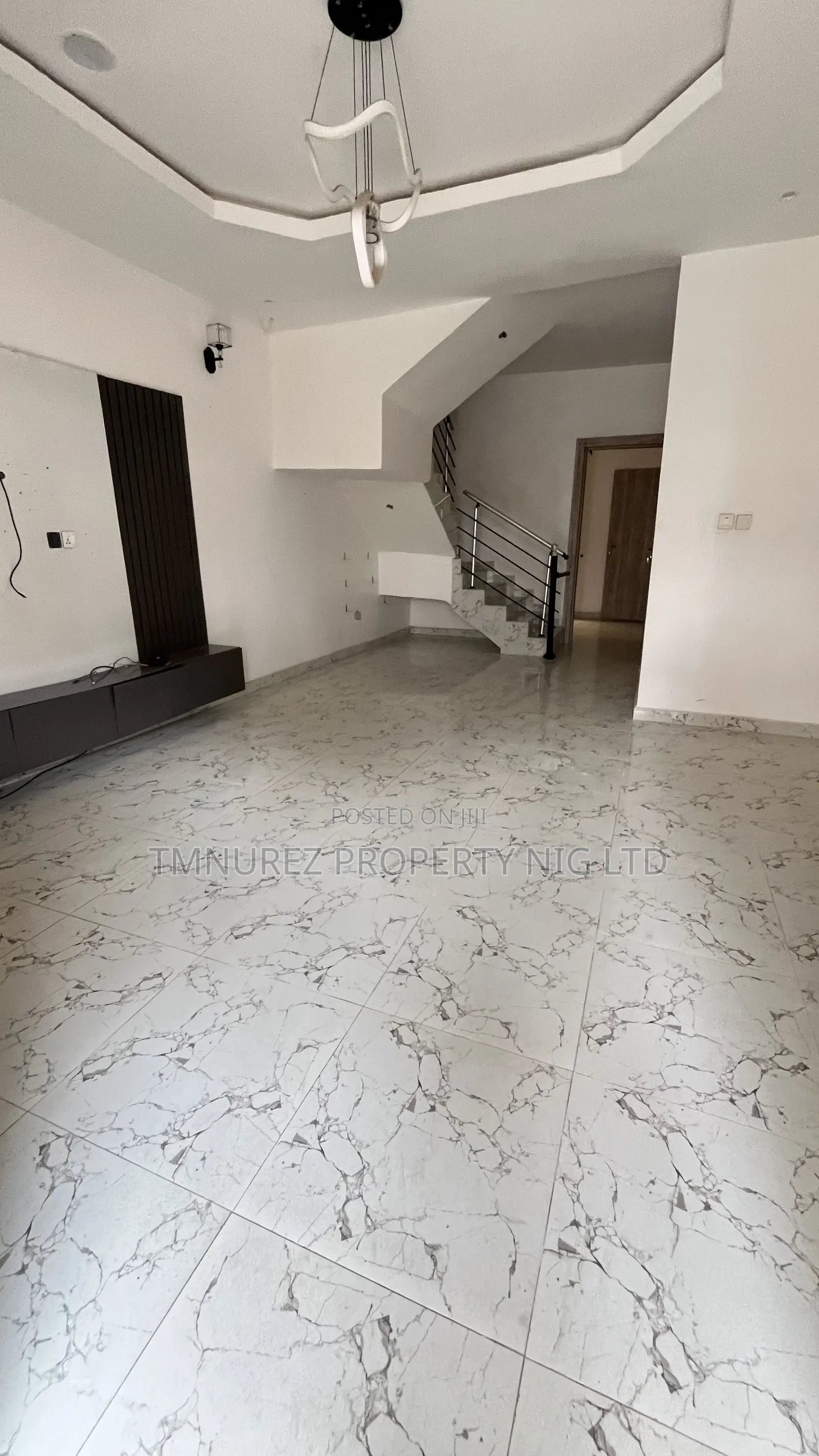 4bdrm Duplex in Conservation, Chevron for rent
