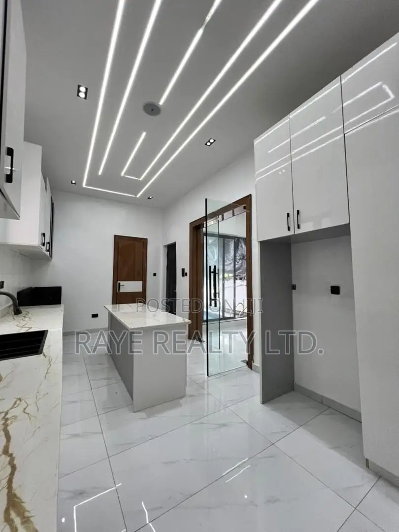 5bdrm Duplex in Ajah for sale