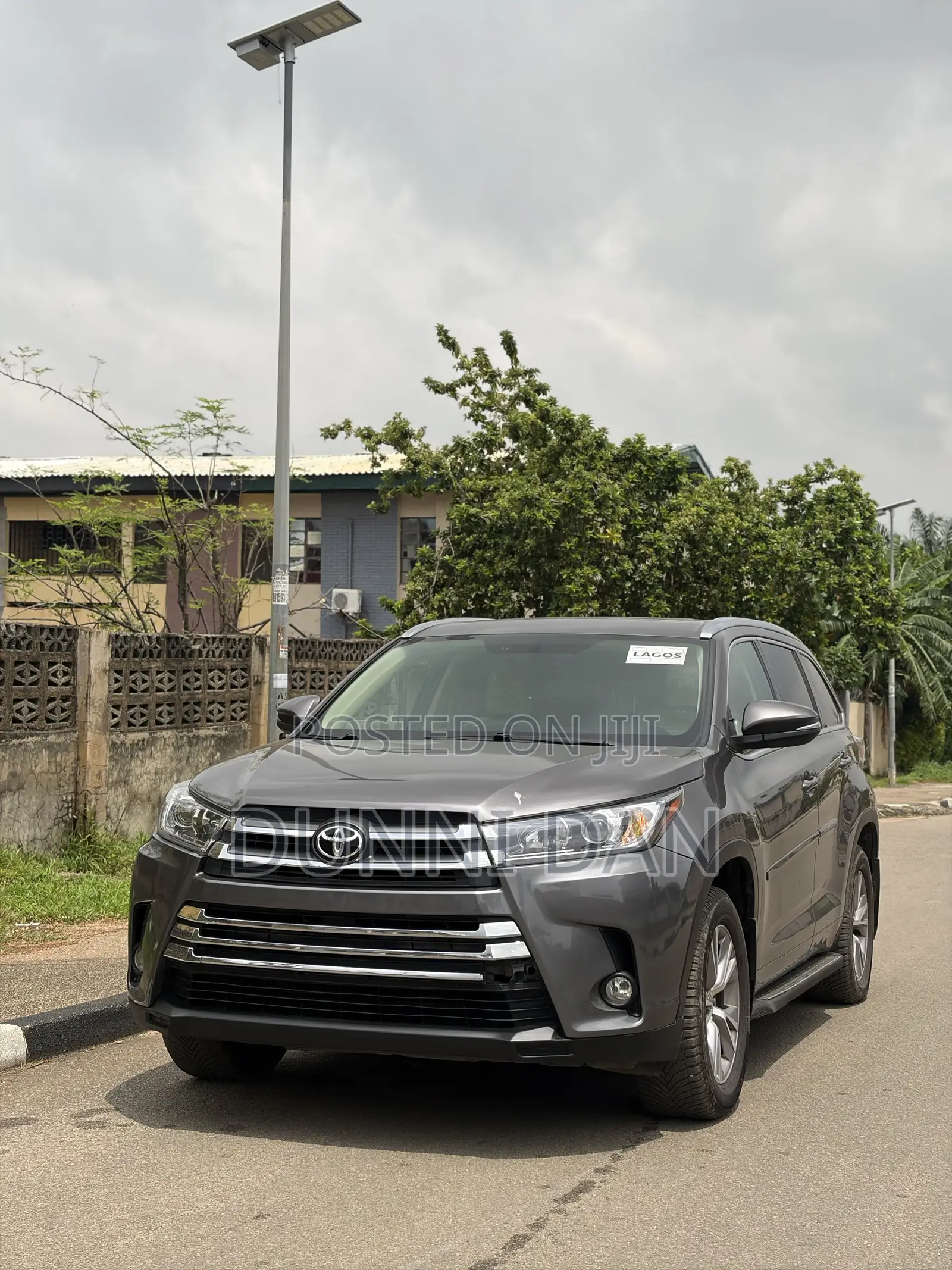 Toyota Highlander XLE 4dr SUV (3.5L 6cyl 6A) 2015 Gray