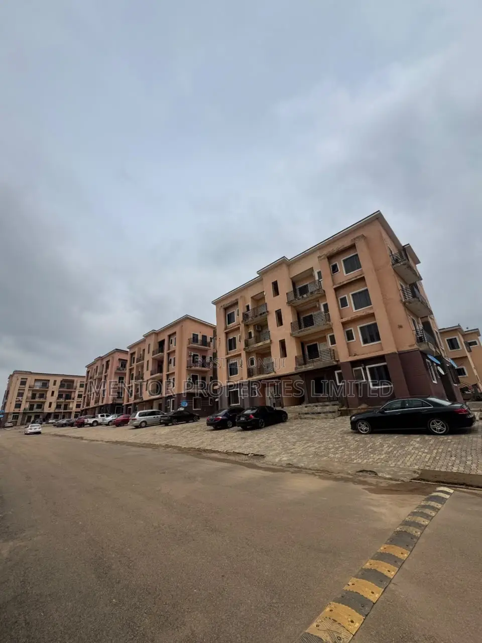 3bdrm Block of Flats in Nape, Life Camp for sale