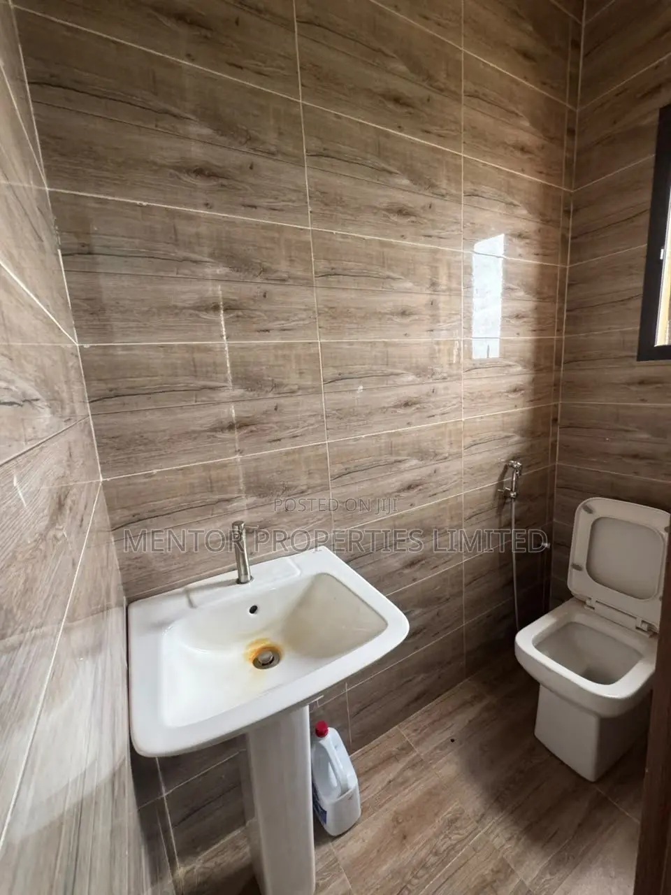 3bdrm Block of Flats in Nape, Life Camp for sale
