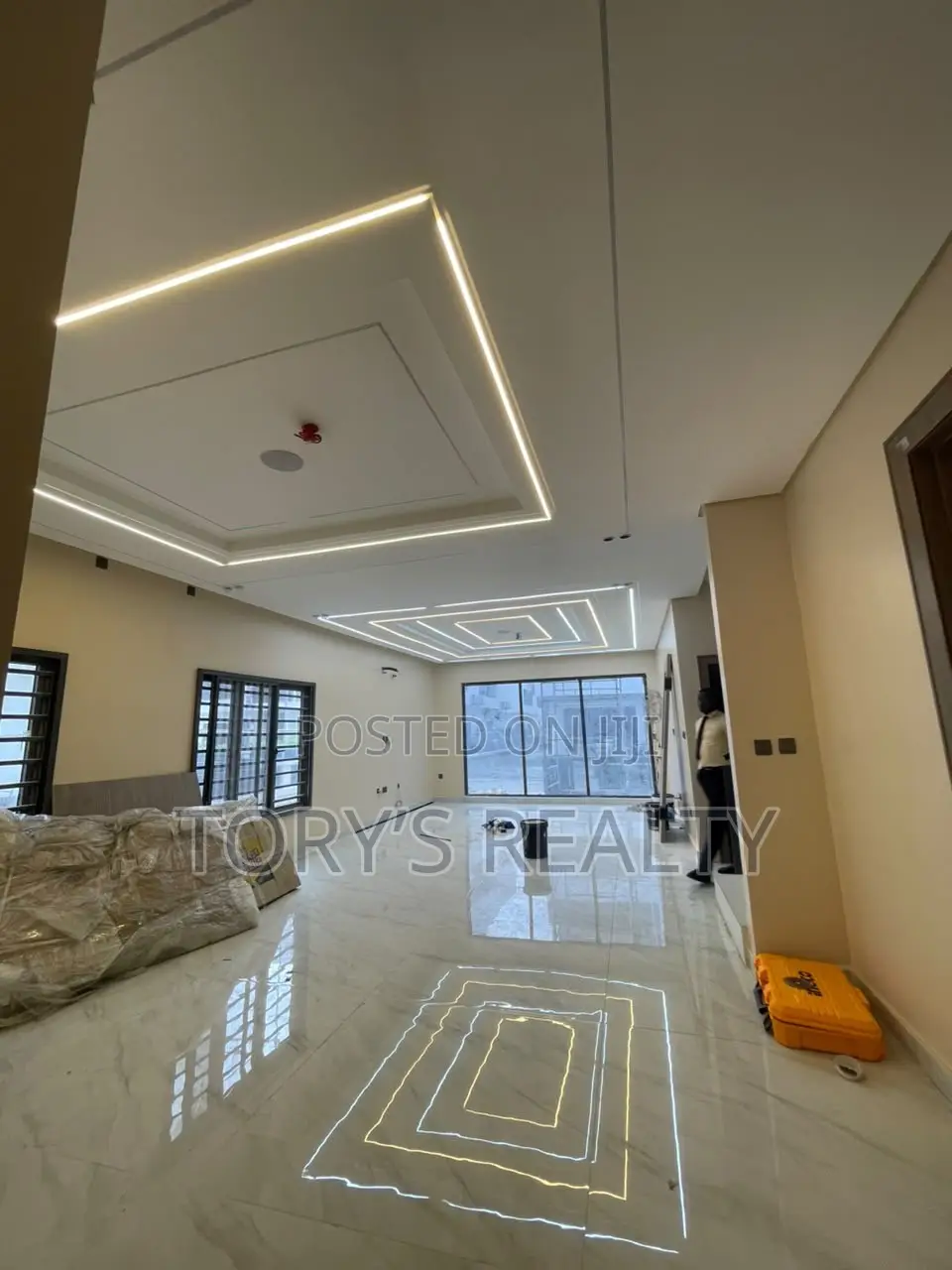 4bdrm Duplex in Banana Island for rent