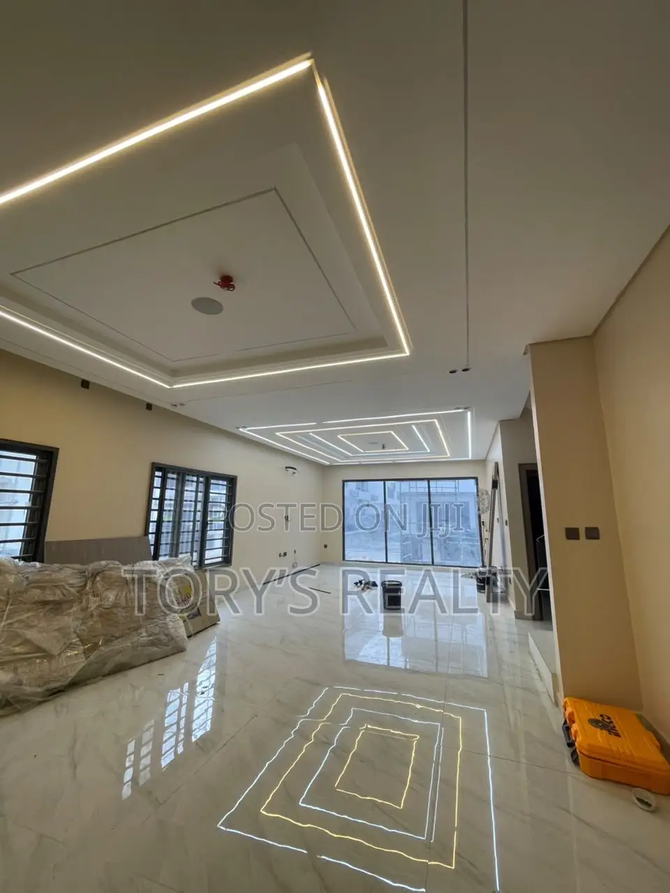 4bdrm Duplex in Banana Island for rent