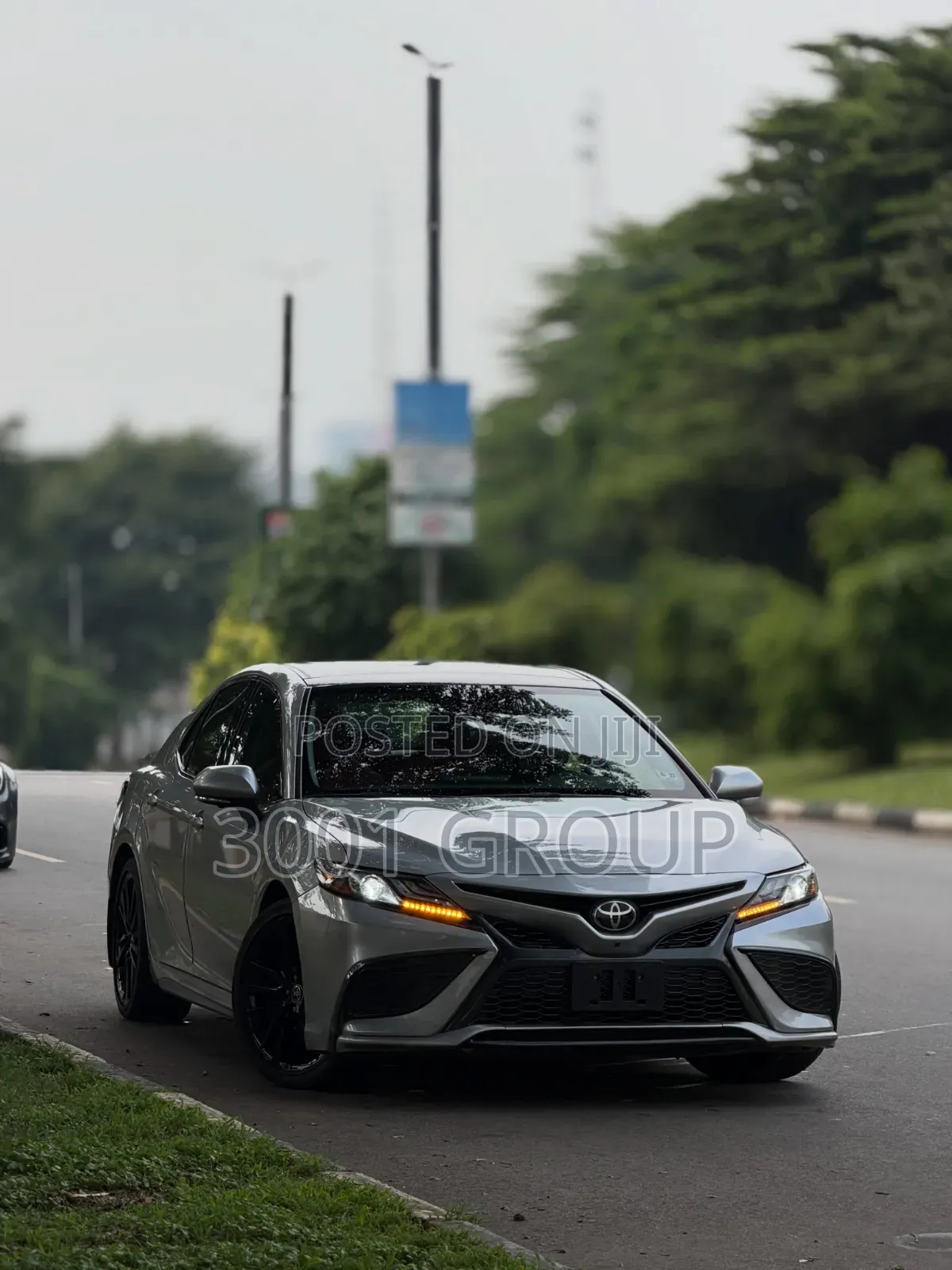 Toyota Camry 2022 Silver