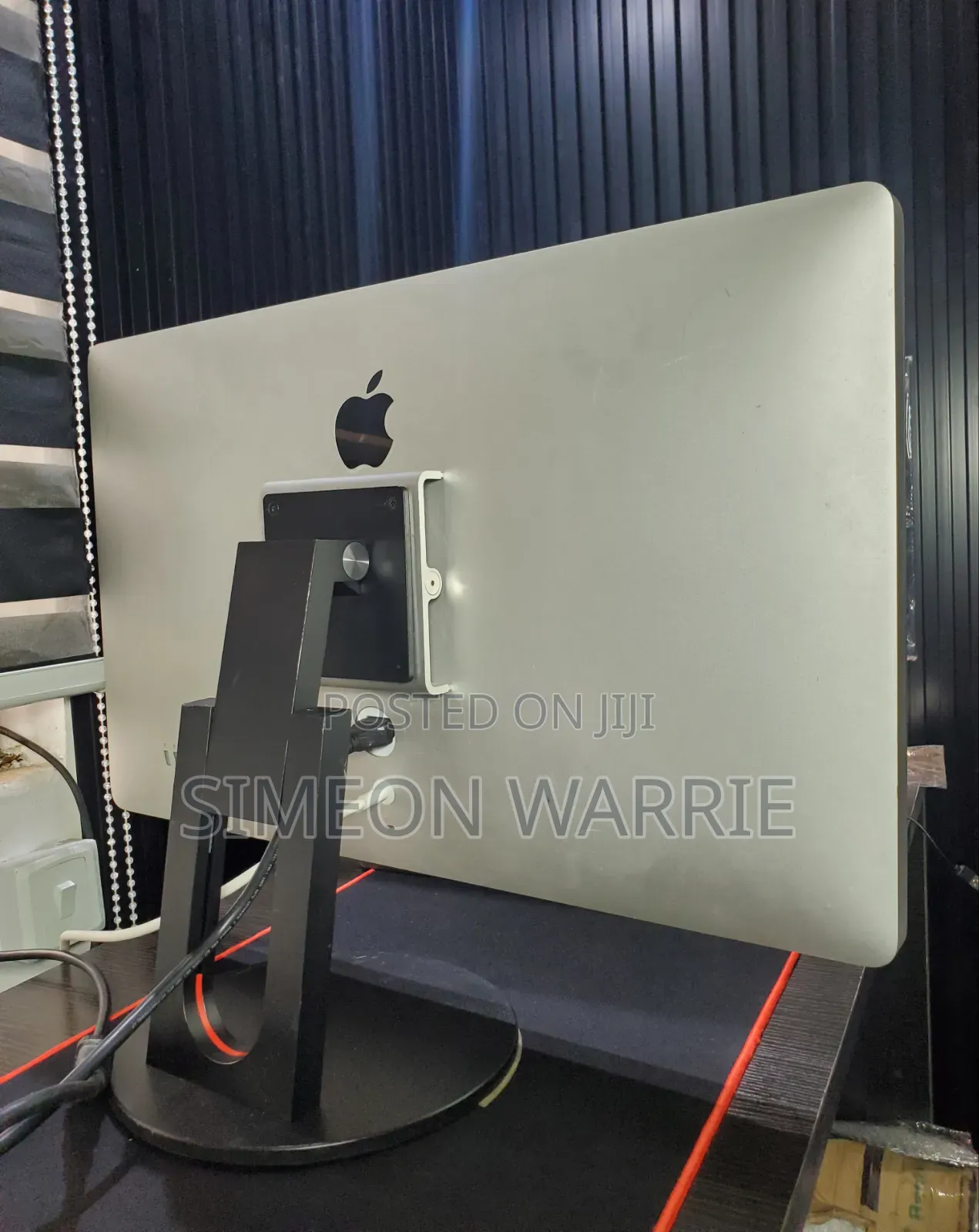 Apple 27" Thunderbolt 2 QHD 2560 X 1440p IPS Monitor