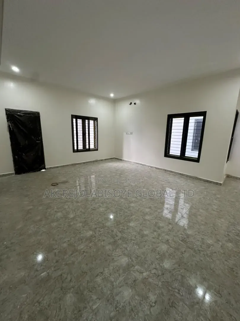 4bdrm Duplex in Lifecamp Abuja for rent