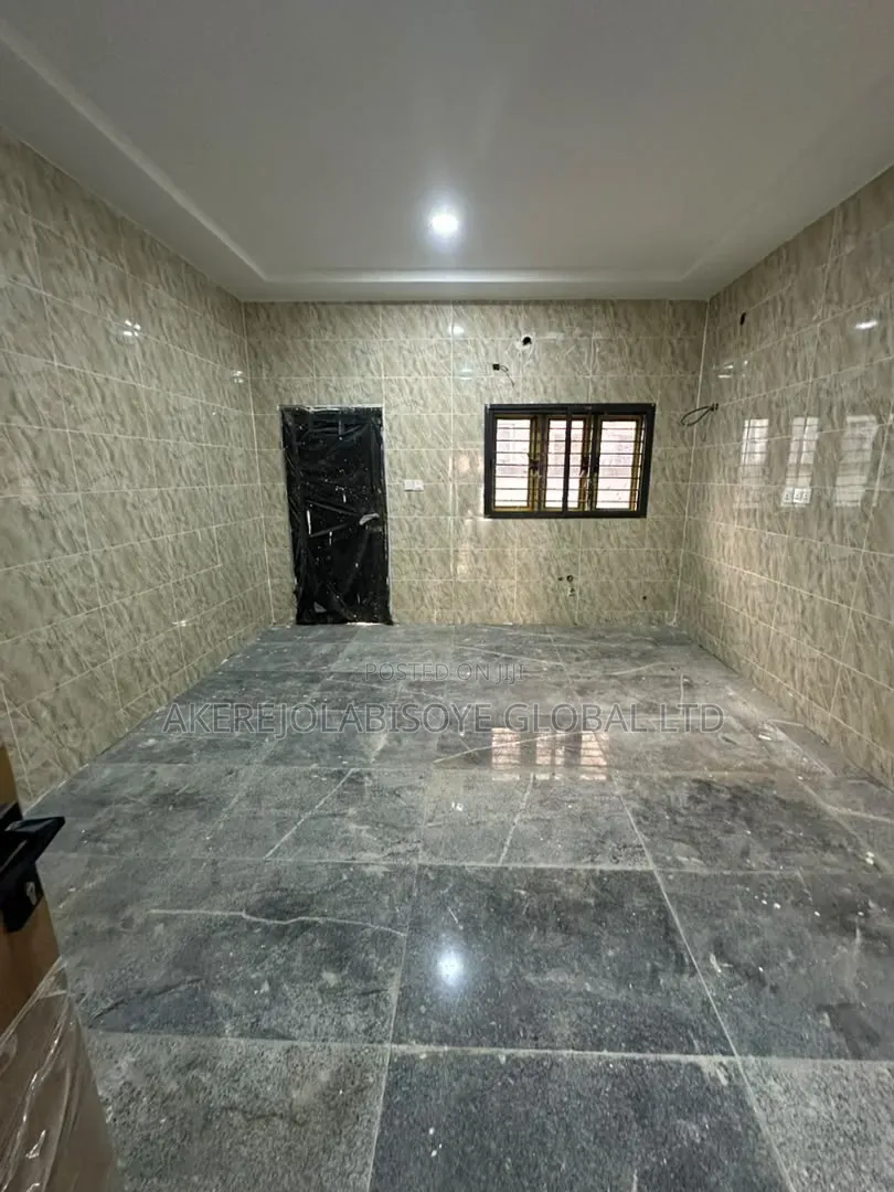 4bdrm Duplex in Lifecamp Abuja for rent