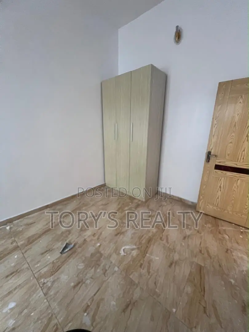 1bdrm Shared Apartment in Lekki Phase 2 for rent