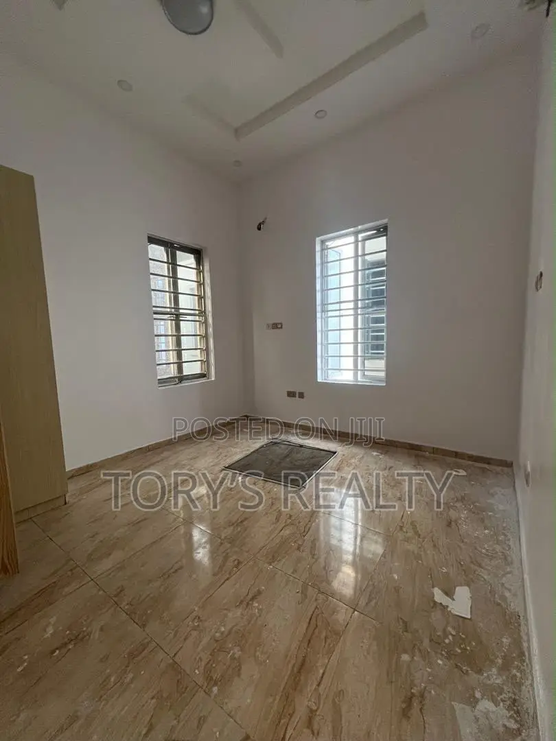1bdrm Shared Apartment in Lekki Phase 2 for rent
