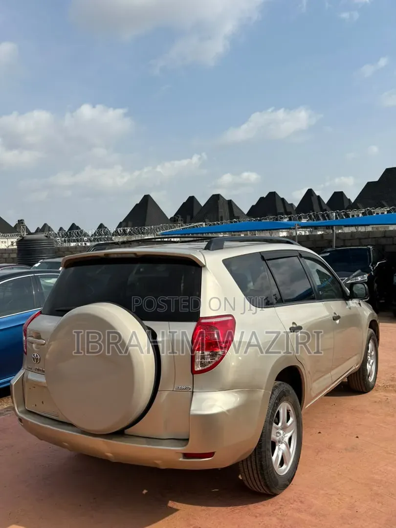 Toyota RAV4 2008 Gold