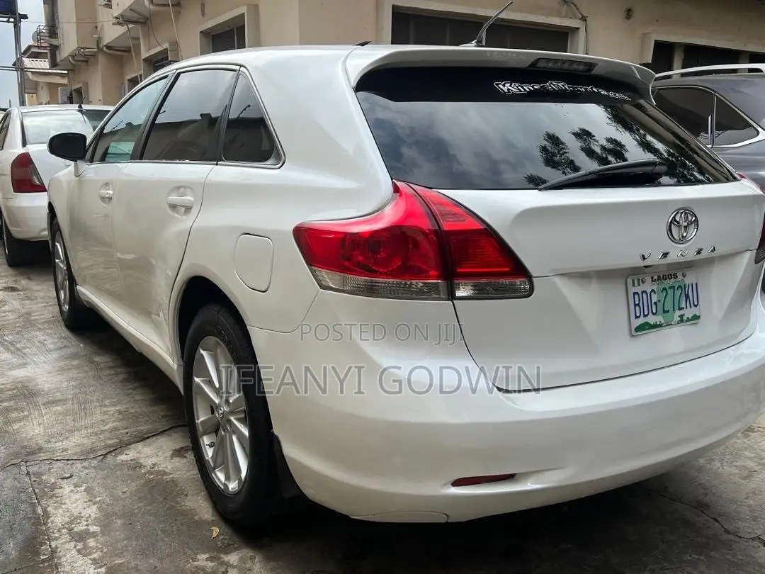 Toyota Venza 2010 White