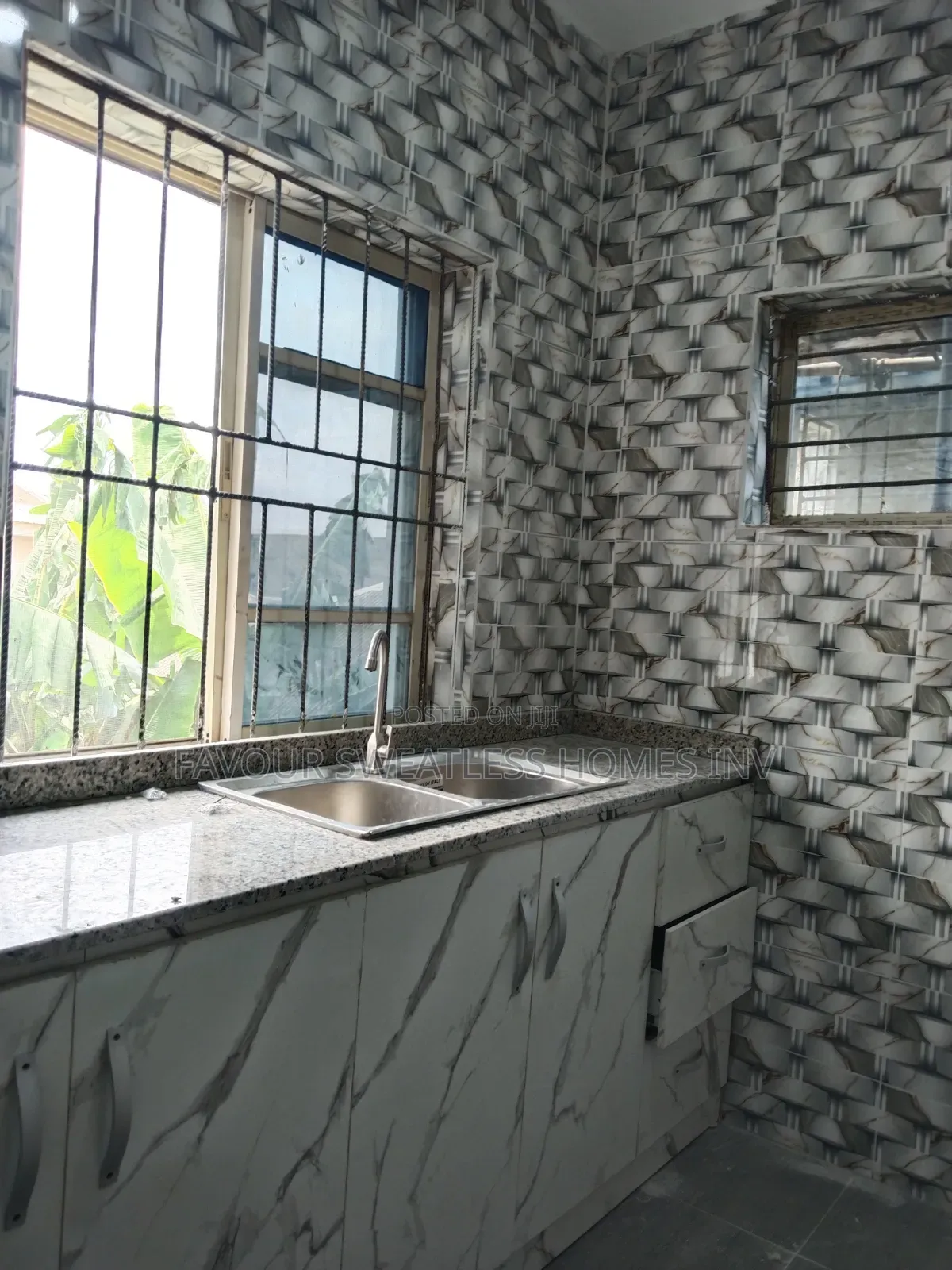 2bdrm Apartment in Peace Estate, Obafemi-Owode for rent