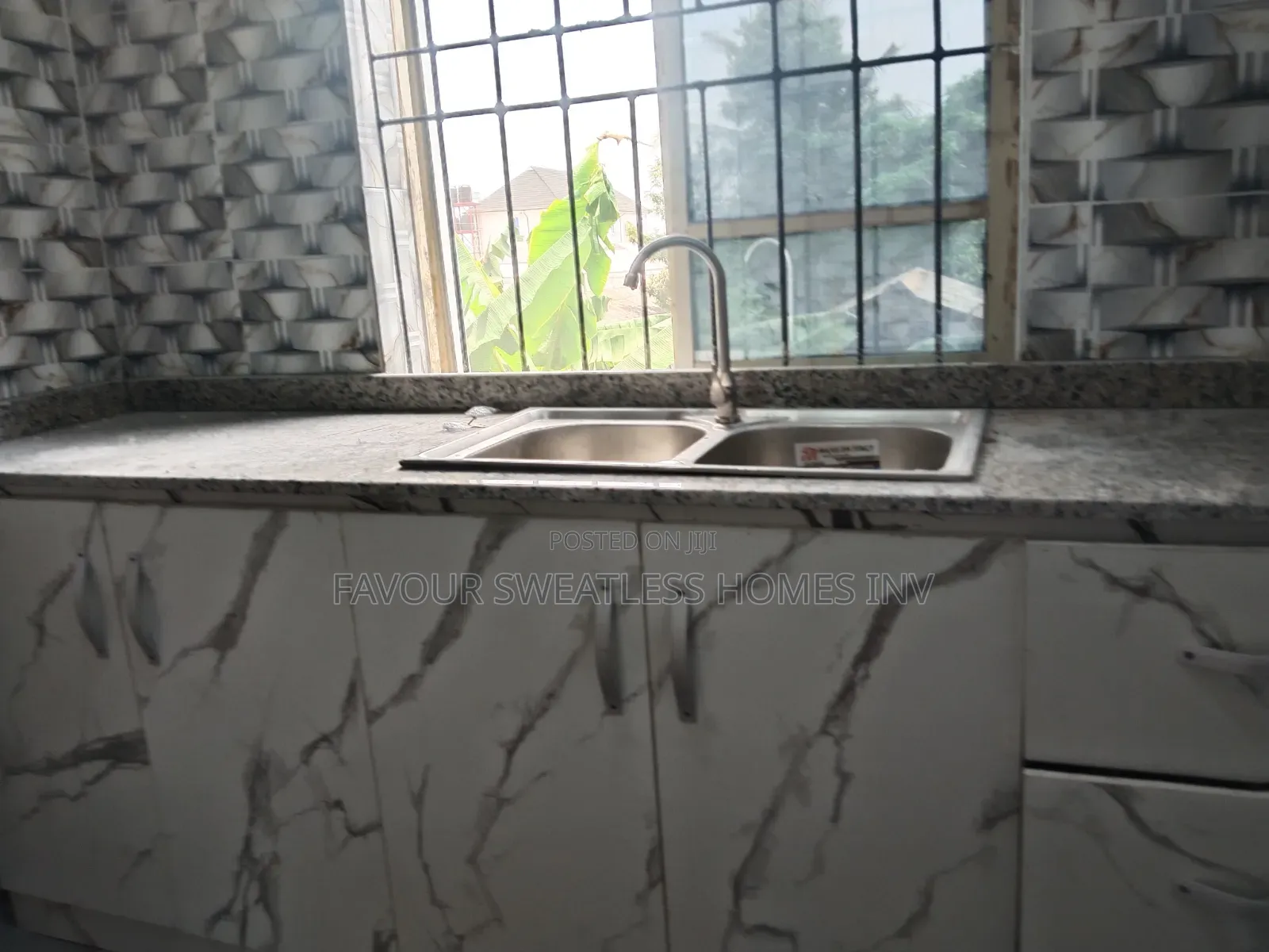 2bdrm Apartment in Peace Estate, Obafemi-Owode for rent