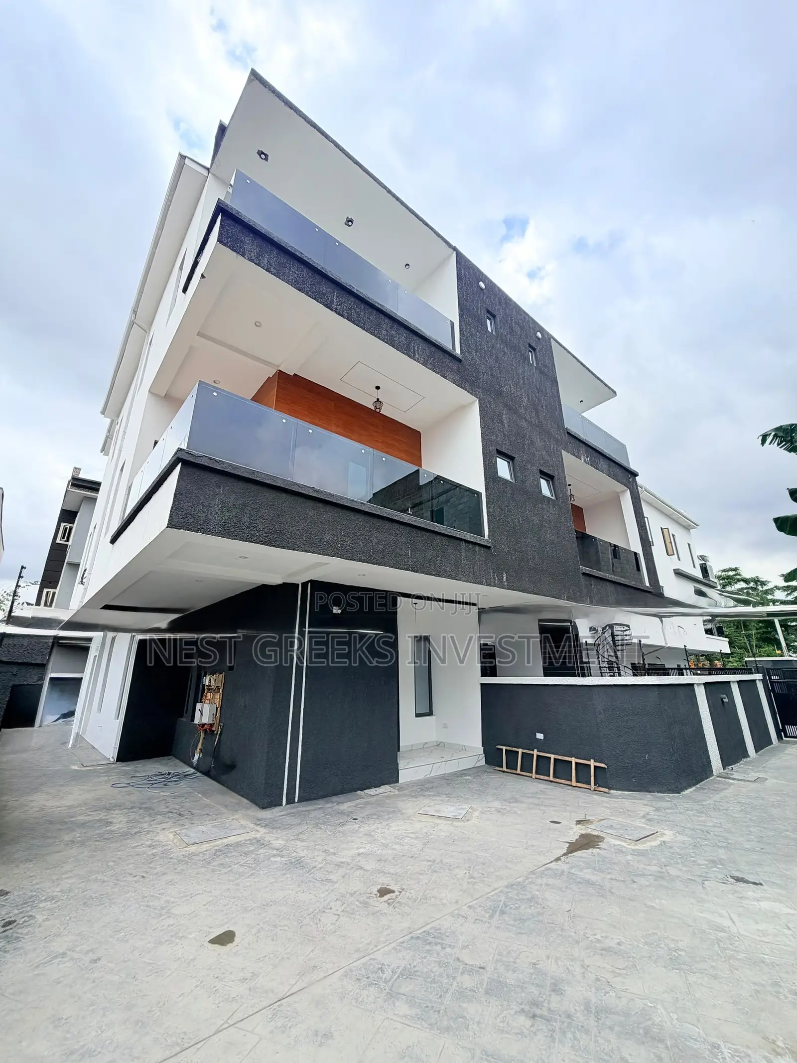 4bdrm Duplex in Ogudu Gra for rent