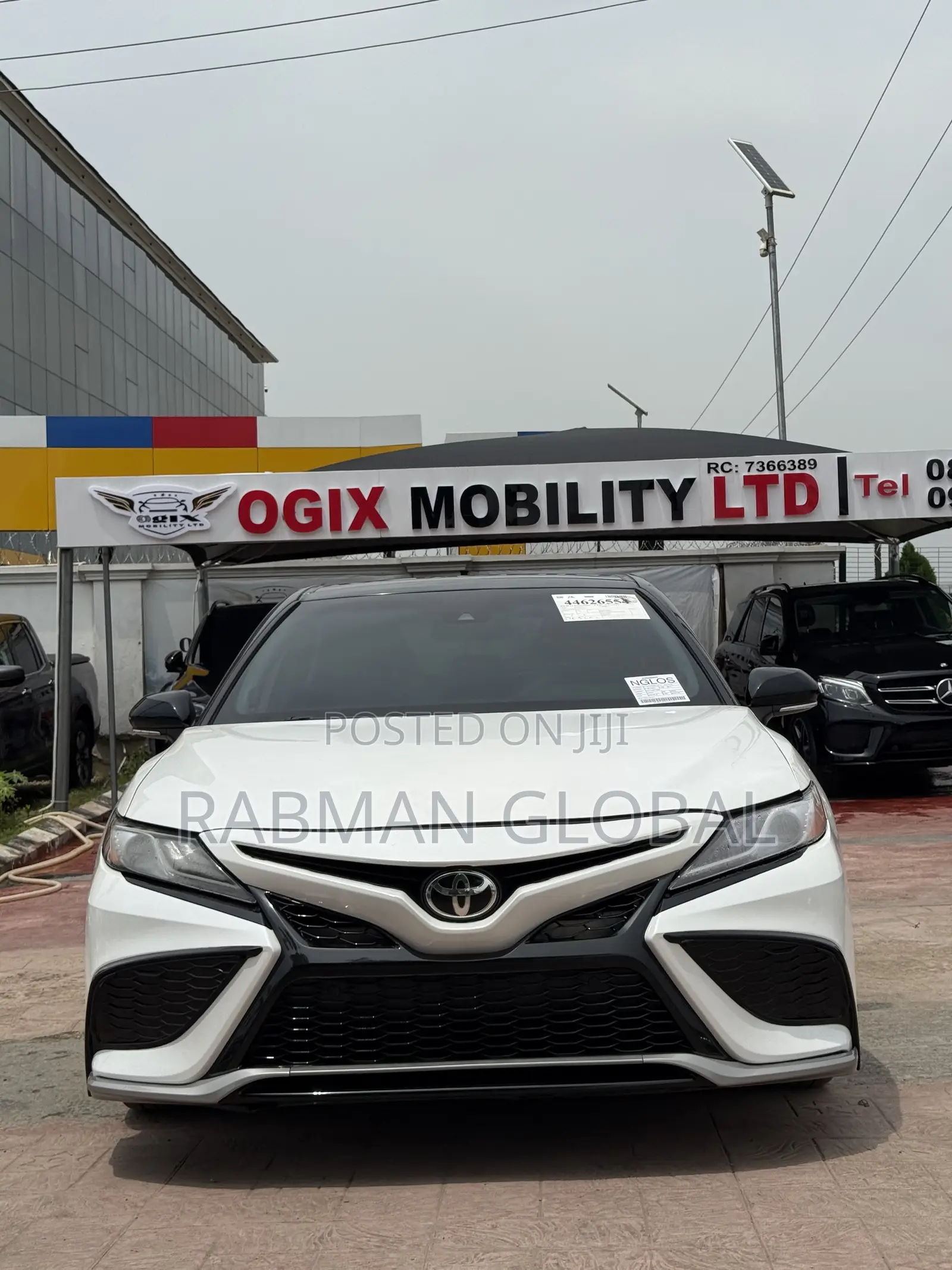 Toyota Camry XSE (2.5L 4cyl 8A) 2019 White