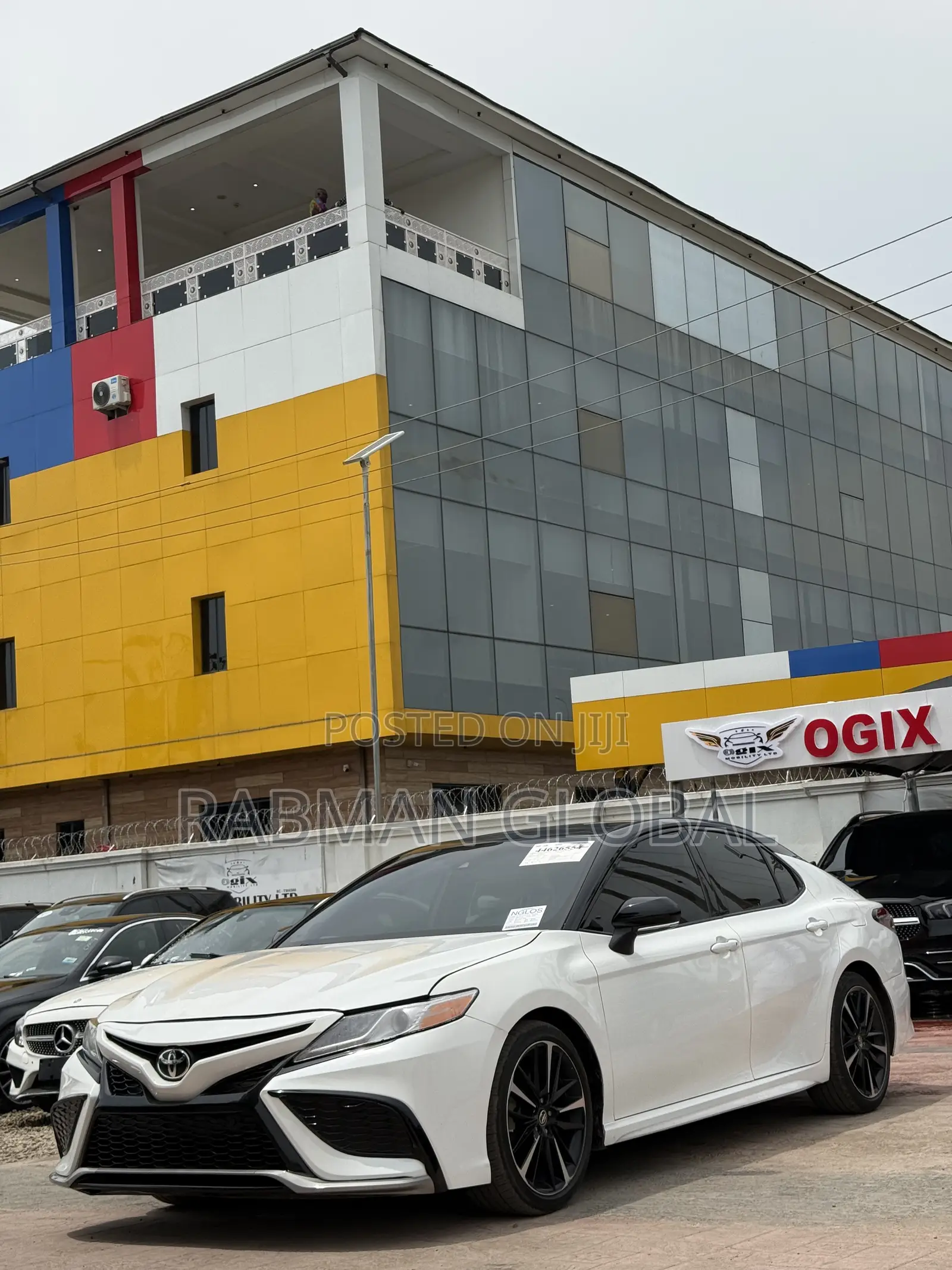 Toyota Camry XSE (2.5L 4cyl 8A) 2019 White