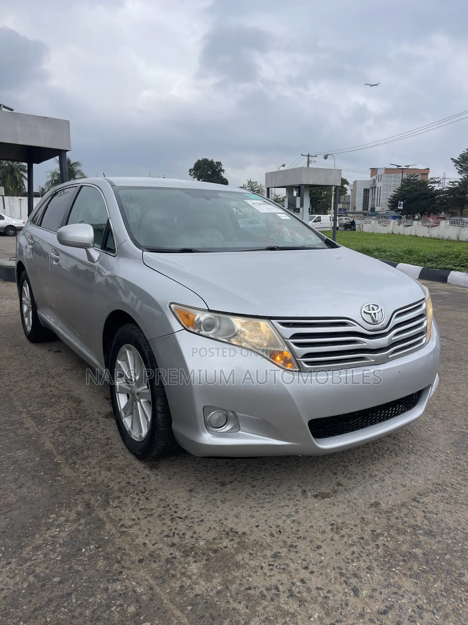 Toyota Venza XLE 2010 Silver