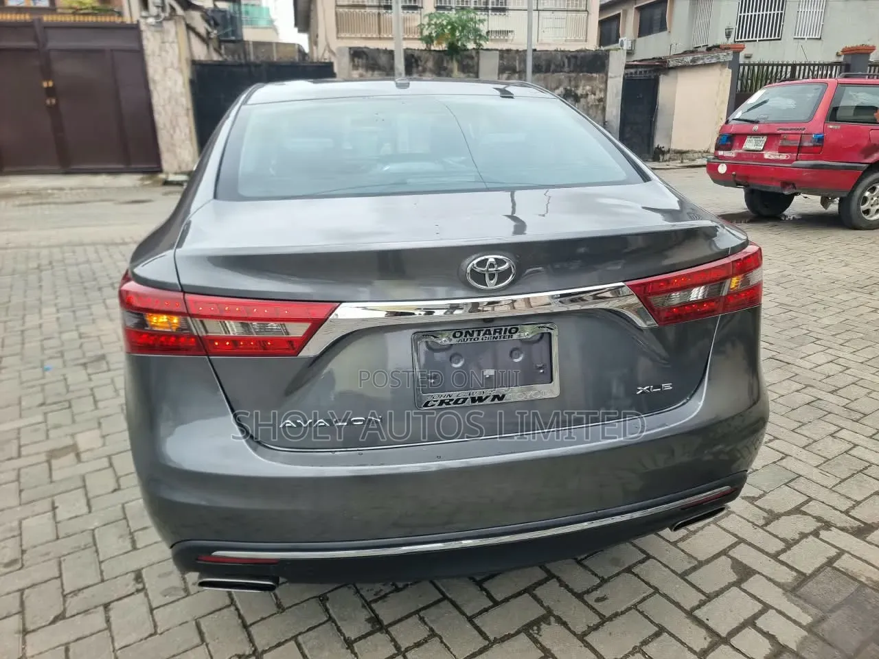 Toyota Avalon XLE FWDSedan (3.6L 6cyl 6A) 2016 Gray