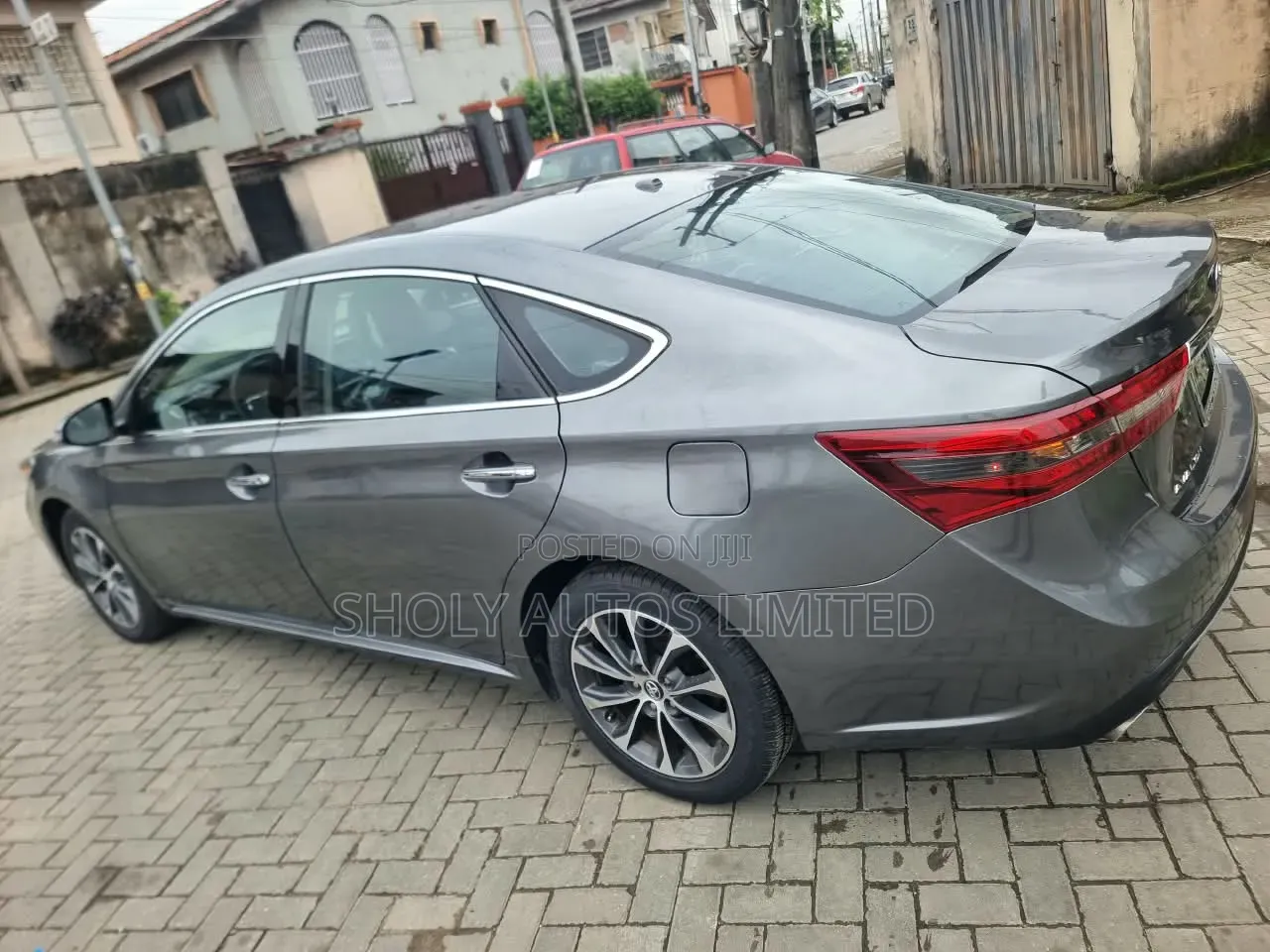 Toyota Avalon XLE FWDSedan (3.6L 6cyl 6A) 2016 Gray