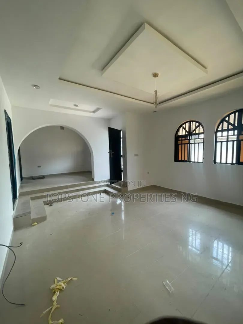 3bdrm Block of Flats in Topstone Properties, Uyo for rent